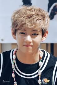 In 2020, v is 179 cm (5'10.5″), just a centimeter taller than jungkook. O Xrhsths V Union Archive Sto Twitter 3 June 2017 Vante One Of Taehyung S Passionate Pursuits Is Photography Can You Link All Of His Vante Tweets Https T Co Y4tggm29il Twitter