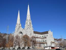 Lawrence river and ne of quebec.it is the site of a famous shrine established in 1620 by sailors who had been shipwrecked. Basilique De Sainte Anne De Beaupre Repertoire Du Patrimoine Culturel Du Quebec