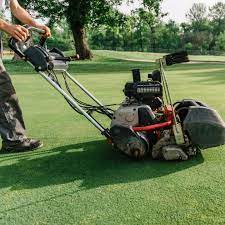 How To Become A Greenkeeper · Golf Jobs Worldwide
