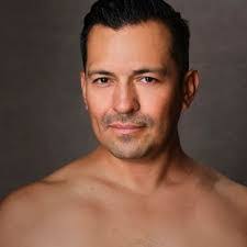 Oscar Valero's Instagram, Twitter & Facebook