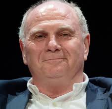 Der fußballspieler christian gentner (* 14.08.1985) ist seit juli 2019 bei 1. Christian Gentner Noch Im Trikot Eilt Er Zum Toten Vater Welt