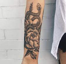 Snake Magnolia Arm Tattoo Unique Arm Tattoos Tattoos Arm Tattoos For Women