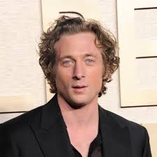 Remarkable, Famous Short Men You Can Look Up To