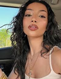 Christie Whitney's Instagram, Twitter & Facebook