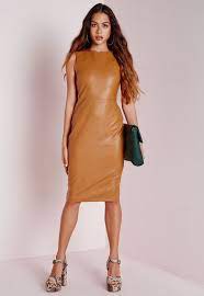 Le simili cuir, aussi appelé faux cuir ou skaï, est un tissu qui imite parfaitement le cuir. Missguided Robe Mi Longue Sans Manches En Similicuir Jaune Avec Images Robe Mi Longue Robe Mi Long