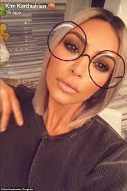 Kim Kardashian And Pregnant Khloe Kardashian Reunite For Snapchat Kim Kardashian Snapchat Kim Kardashian Pregnant Kardashian