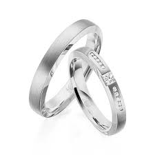 Wünscht man sich seine eheringe in matt, hat man immer noch eine große auswahl von unterschiedlichen macharten. Trauringe Eheringe Matt