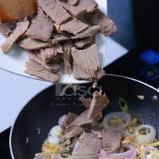 Ini berkat peran sejumlah komponen mikro nutrisi yang tersimpan dalam sedang jenis bawang putih yang telah lama disimpan biasanya memiliki daging dalam yang tampak tidak segar, kekuningan, kering tetapi tidak renyah dan. Cara Masak Daging Goreng Serai Yang Sedap Mudah