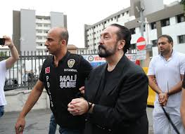 Adnan oktar örgütünün cinsel sömürü sistemi +18 fotoğraf ve sohbetlerle ifşa oldu. Former Members Expose Bizarre Inner Workings Of Adnan Oktar Cult Daily Sabah