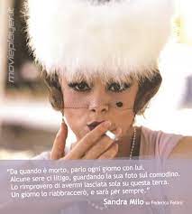 Un regista in crisi di creatività tenta disperatamente di rimettere insieme le idee per fare un film mentre, appunto, fellini fa un film sul suo alter ego e se stesso. Sandra Milo In Otto E Mezzo Di Fellini La Nostra E Card Da Condividere Sui Social Network E Inviare A Chi Vuoi 268232 Movieplayer It