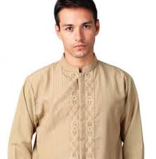 Kini kaum pria juga semakin sadar akan pentingnya memberikan kesan lewat penampilan yang baik. Baju Koko Termasuk Model Baju Muslim Untuk Kaum Pria Yang Bertahan Sebagai Model Baju Muslim Pria Meskipun Tidak Banyak Mengalami Ino Baju Muslim Model Muslim