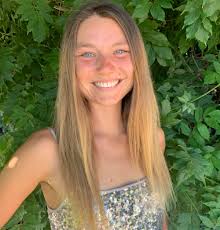 Kristin Windsor's Instagram, Twitter & Facebook