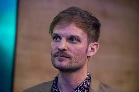 Puskás peti nem akarta, hogy dallos bogi tippeljen ennél a kérdésnél. Velvet Gumicukor Puskas Peti Resigned From Leading The Real World On Saturday Shortly Before The Start Of The Live Broadcast