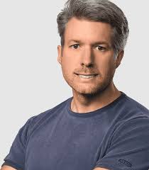 Chief Design Officer, craig Federighi, marc Newson, jony Ive, steve Jobs,  apple Watch, iMac, iPod, United Kingdom, white Collar Worker