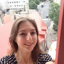 Lisa Cormier ☕️🌸 (@LisaUXstories)