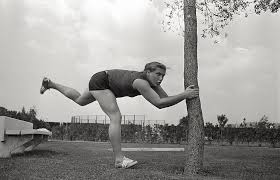 Tamara natanovna press (born 10 may 1937) is a retired soviet athlete who dominated the shot put and discus throw in the early 1960s. Datei Tamara Press 1960d Jpg Wikipedia