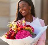 🍂✨ Cet automne, le véritable coup de cœur ne se cache pas derrière un  regard ou un sourire… mais dans un bouquet aux teintes flamboyantes., Chez  Fleuriot, nous croyons que les fleurs sont bien plus ...