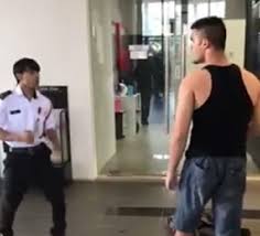 Berdasarkan tarif 40% dari pemakaian biaya produksi langsung. Video Berlagak Bak Petarung Mma Pria Malaysia Dilumpuhkan Satpam Apartemen Okezone News
