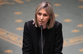 Ludivine dedonder werd op 17 maart 1977 in doornik geboren. Ludivine Dedonder Une Ministre De La Defense Dans La Tourmente Belgique Levif
