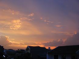 Langit sinar matahari suasana siang hari cuaca gumpalan awan biru awan awan sore fenomena meteorologi atmosfer bumi 2981x1931950827 we. Langit Sore Di Atas Rumah Part Of Husband Engineer And Recreational Runner
