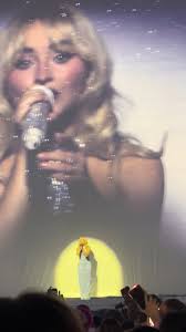 emma fish (@emmaafishh)