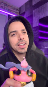 No se exactamente donde está este mural, pero quedó increíble 👏🏼 en honor  a Canserbero.