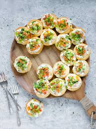 There are a wide range of christmas finger food recipes to choose from. Christmas Wreath Appetizers Soupaddict