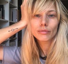 Alessia marcuzzi biografia 2020 alessia marcuzzi è nata a roma l'11 novembre del 1972, attualmente ha quindi 47 anni di età. Luce By Alessia Marcuzzi Le Foto Per Raccontare La Nuova Linea Beauty Foto 8