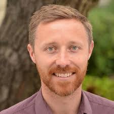 Davina Vera's Instagram, Twitter & Facebook