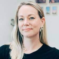 Melinda Oster's Instagram, Twitter & Facebook