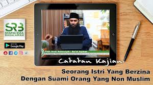 Sewaktu kecil saya pernah mendengarkan salah satu nasehat singkat seorang ustadz, bahwa hukum berzina dengan istri/suami orang sangatlah berat, berbeda dengan hukum orang berzina orang yang belum menikah. Seorang Istri Yang Berzina Dengan Suami Orang Yang Non Muslim Youtube