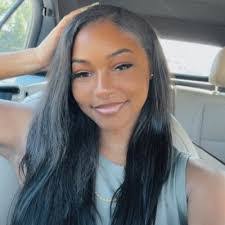 Jasmine Nasser's Instagram, Twitter & Facebook