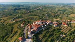 Hinter Den Hugeln In Slowenien Travel Visit Slovenia Travel And Tourism