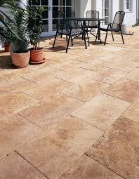 Holzfliesen optimal auf einer betonfläche verlegen. Travertin Noce Platten Terrasse Fliesen Terrasse Naturstein Terrasse Steinterrassen