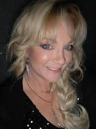 OKI want to do something different because you know it's me so instead of  show me you're beautiful faces I want you to give me a count of how many  pieces of