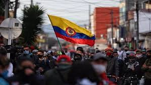 Todas y todos a la calle, con nuestra bandera y la cacerola, con estricto el comité nacional de paro articula 26 sectores sociales del nivel nacional, 29 comités departamentales y más de 300 comités municipales. Colombia Continua El Paro Nacional Y Anuncian Nueva Jornada De Lucha Para El 19 De Mayo Resumen Latinoamericano