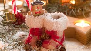 Craciunul este una din cele mai frumoase sarbatori crestine, un moment special presarat cu multe cadouri pentru cei dragi si sa alegi un cadou pentru o femeie din viata ta cu ocazia sarbatorii nasterii domnului nu e mereu usor. Mos Nicolae ExistÄ El Este Fiul Lui Mos CrÄciun IatÄ Dovada