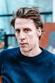 Kunstenaars Dennis Tyfus en Rinus Van de Velde: 'Hij verspreidde ooit het  gerucht dat hij mijn stamcafé wilde kopen, gewoon om me te jennen'