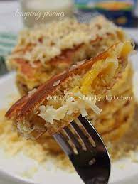 Lempeng keju ini mirip pancake pisang kalau saya bilang, hanya saja kurang gurih dan fluffy tentu saja, tetapi tetap ya, membuatnya juga sangat mudah, seperti halnya pancake. Lempeng Pisang Keju Monic S Simply Kitchen