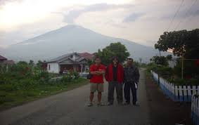 Kebun teh tambi sapuran wonosobo tempat yg sejuk & indah udaranya seeger banget cuy. Gunung Kerinci 3805 Mdpl Astacala