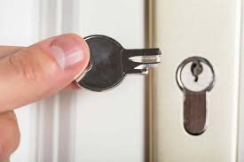 Zenith Locksmith technician working