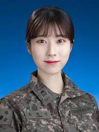 육군에서는 주로 연대장 등을 맡으며, 해군에서는 주로 전함, 항공 모함, 순양함 등의 대형의 군함의 함장 혹은 전대장 등을 맡는다. ë´‰ì‚¬ì™€ í¬ìƒì˜ ë•ëª©ì„ ê°–ì¶˜ êµ­êµ°ê°„í˜¸ì‚¬ê´€í•™êµ 58ê¸° ìž„ê´€