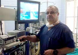 Sub anestezie, se face o incizie in partea dreapta inferioara a abdomenului. Nici Apendicita Nu Mai E Ce A Fost OdatÄ O Zi De Spitalizare Èi O Incizie