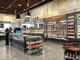 Amazon Will Reemerge As A Major Force In Grocery This Year As It Opens A New Non Whole Foods Grocery Chain R Pickup And Delivery Service Store Layout Go Store