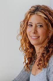 Ross Tracy's Instagram, Twitter & Facebook