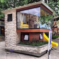 How Insane Would This Backyard Playhouse Be For Kiddos Forget The Kids I D Want To Hang Out In It Modernes Spielhaus Miami Hauser Hintergarten