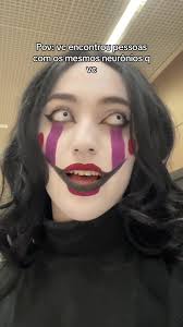 Encontro com Pessoas Esquisitas em FNAF