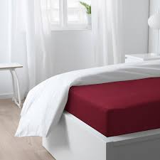 Le lin est une matière noble qui assure douceur, confort, et durabilité.le drap housse linen ii est adapté aux matelas de 180 x 200 cm et mesurant entre 16 et 26 cm de haut. Dvala Drap Housse Rouge Fonce 180x200 Cm Materiau Durable Ikea