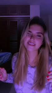 #yoenlafiesta también aplica cuando estás cansado de bailar pero no quieres  dejar de perrear 😂 (Instagram:anniveronica)