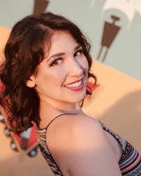 Anne Flagg's Instagram, Twitter & Facebook